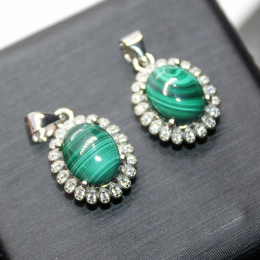 5 Stück AKAC Stein Größe ca. 8*10mm natürlicher Malachit-Anhänger, Weißkupfer-Anhänger, zufällig versendet