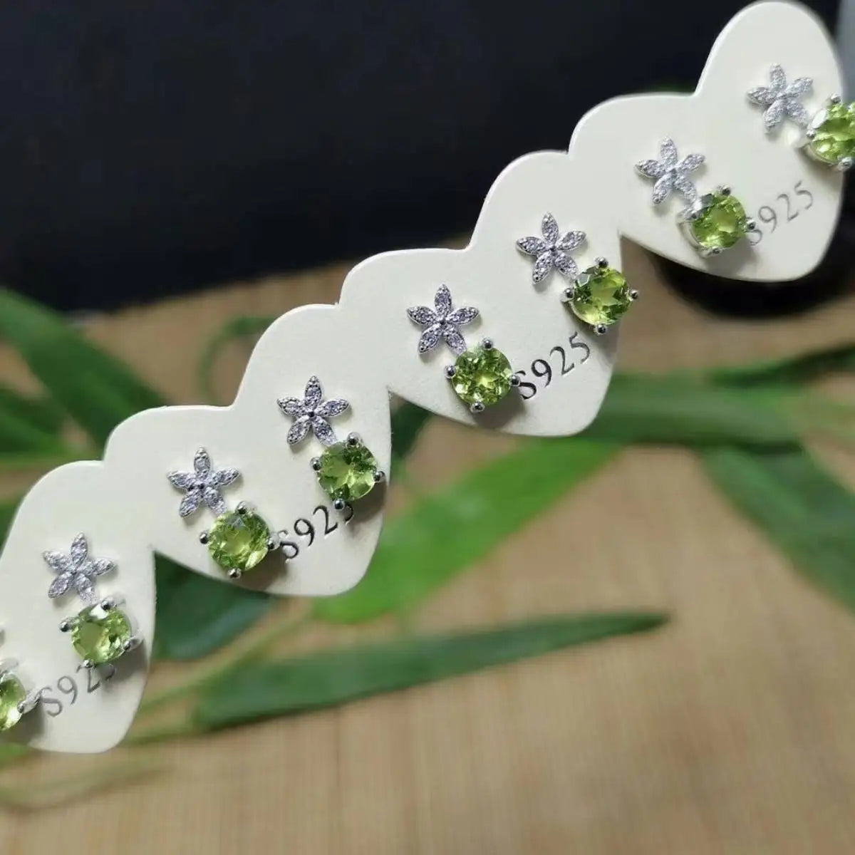 천연 토파즈/ 페리도트/ 자수정/ 황수정/ 레드 가넷 화이트 구리 스터드 귀걸이 5쌍 도매