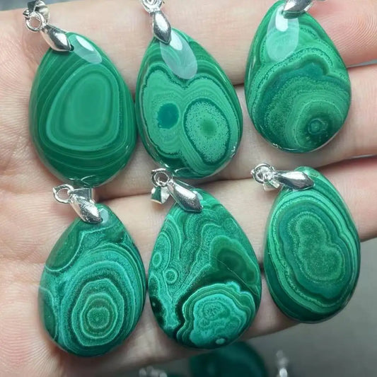 5 Stück AKAC ca. 15-17*23-35mm natürliche Malachit Weißkupfer Anhänger Charms, zufällige Auswahl