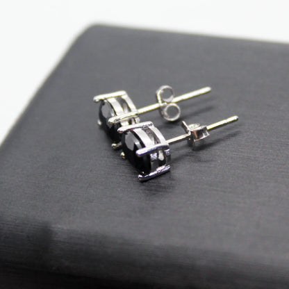 925er Sterlingsilber Ohrstecker mit natürlichem schwarzen Spinell, Steingröße ca. 5*7mm