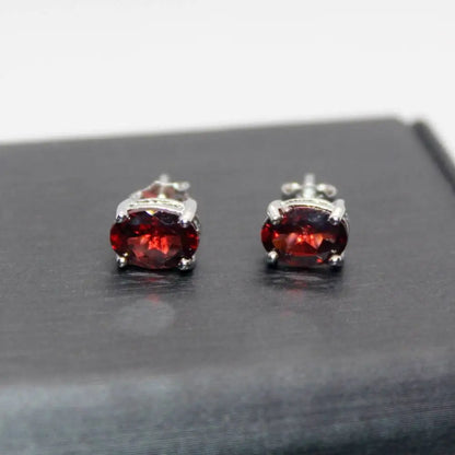 925 스털링 실버 약 5*7mm 천연 레드 가넷 스터드 귀걸이 도매