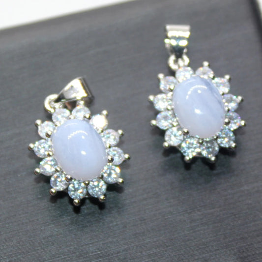 5 Stück AKAC Stein Größe ca. 7-8*9-10mm natürliche blaue Spitzenachat-Anhänger, Weißkupfer-Anhänger, zufällig verschickt