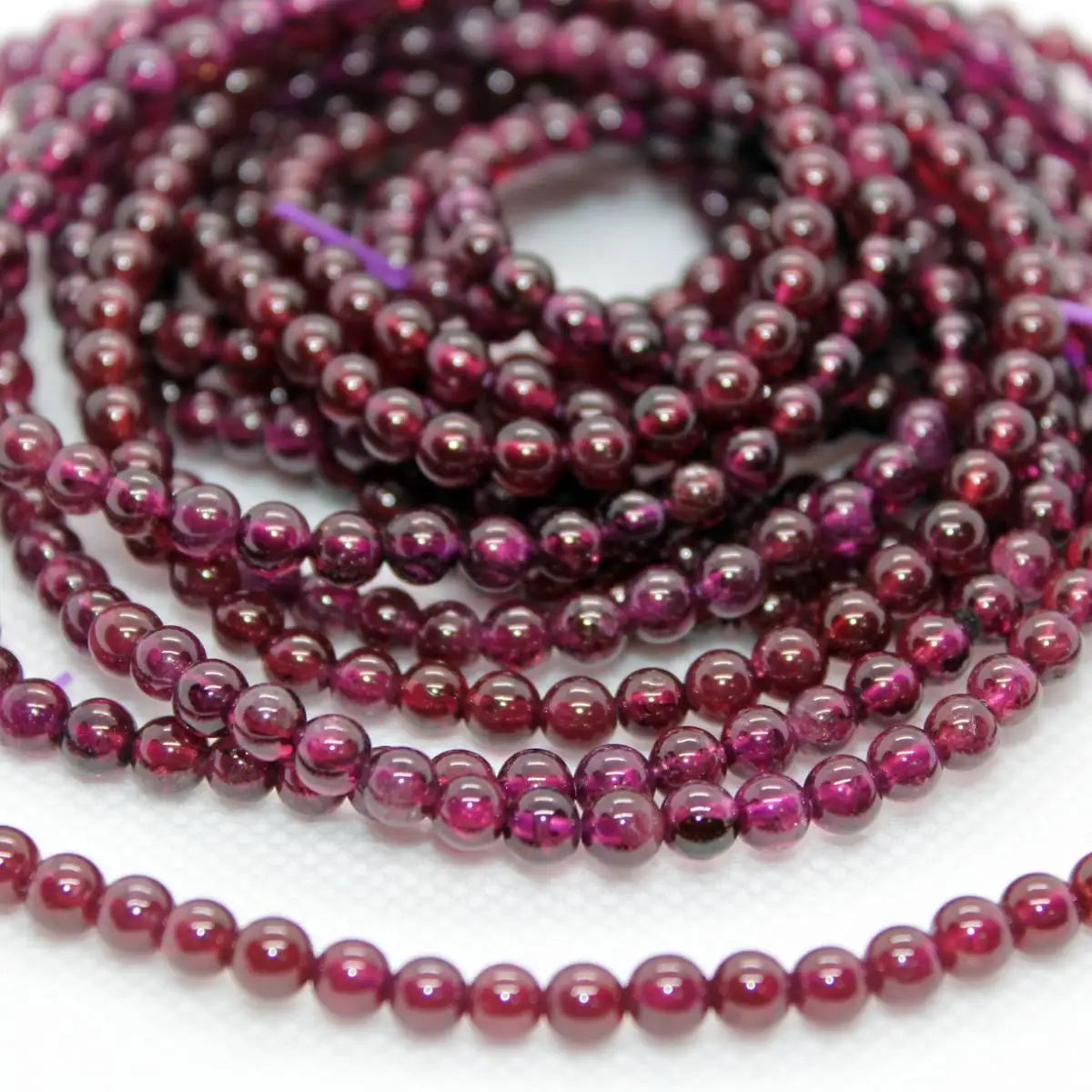 Примерно 140 бусин из натурального бразильского фиолетового граната диаметром 3,5-4 мм, оптовая продажа, для изготовления ювелирных изделий и дизайна своими руками.