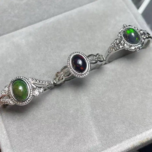 4Rings AKAC ca. 5*7mm natürlicher schwarzer Opal verstellbarer Weißkupferring Großhandel wird zufällig verschickt